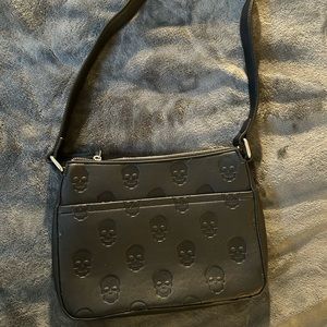 Small Betsy Johnson shoulder bag with skulls